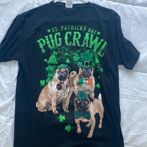pug crawl tee